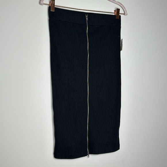 Better be black zip-front Ribbed skirt - Picture 2 of 5